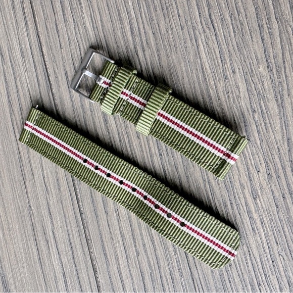 NWOT ⏱️ SEIKO - Green and Red Striped “Alpinist” Watch Strap - Picture 1 of 4